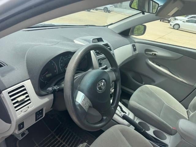 2013 Toyota Corolla 4dr Sdn Auto LE (Natl)