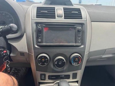 2013 Toyota Corolla 4dr Sdn Auto LE (Natl)