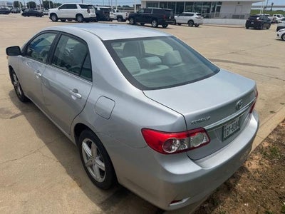 2013 Toyota Corolla 4dr Sdn Auto LE (Natl)