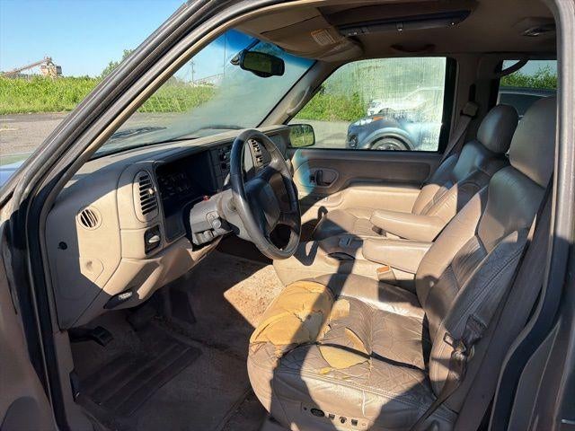 1999 GMC Suburban SLT