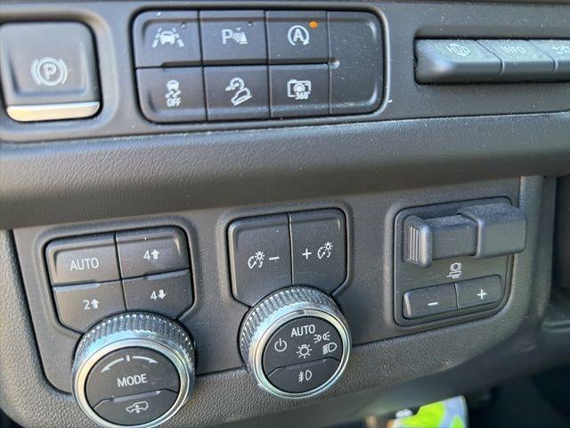 2023 GMC Yukon XL 4WD 4dr AT4