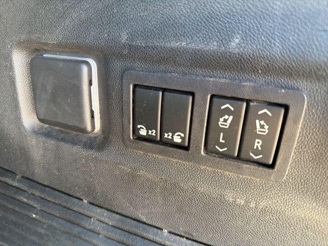 2023 Chevrolet Suburban 4WD Premier