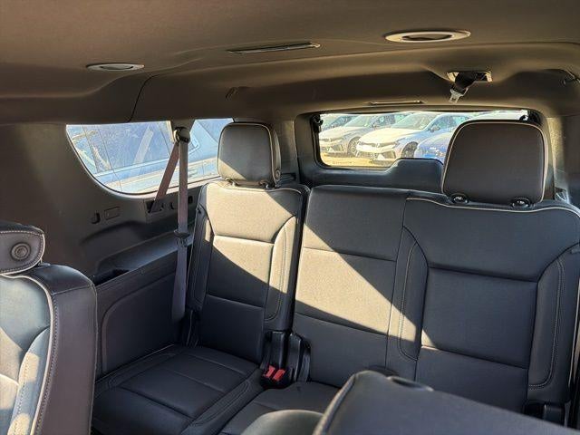 2023 Chevrolet Suburban 4WD Premier