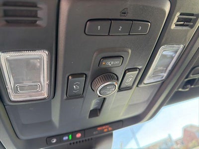 2023 Chevrolet Suburban 4WD Premier