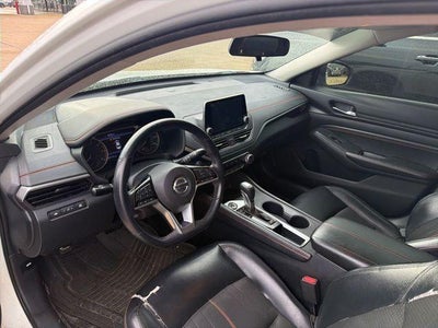 2020 Nissan Altima 2.5 SR Sedan