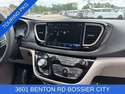 2024 Chrysler Pacifica Touring L FWD