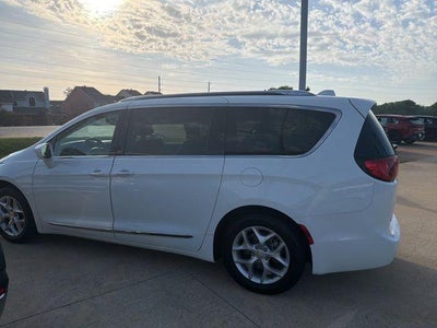 2019 Chrysler Pacifica Touring L FWD