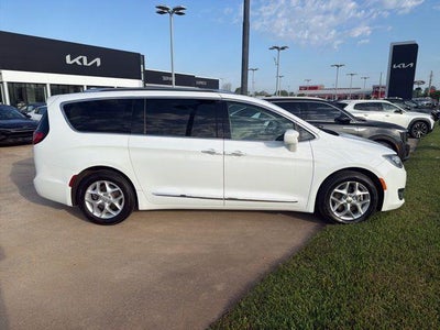 2019 Chrysler Pacifica Touring L FWD