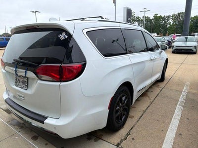 2020 Chrysler Pacifica Touring L FWD
