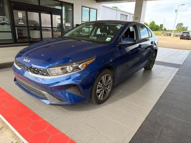 2023 Kia Forte LXS IVT
