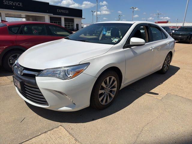 2015 Toyota Camry 4dr Sdn I4 Auto XLE (SE)