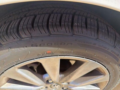 2015 Toyota Camry 4dr Sdn I4 Auto XLE (SE)