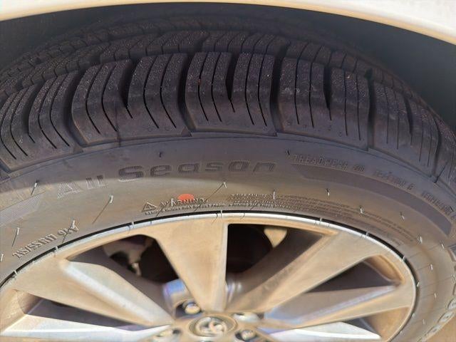 2015 Toyota Camry 4dr Sdn I4 Auto XLE (SE)