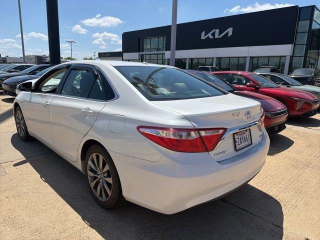 2015 Toyota Camry 4dr Sdn I4 Auto XLE (SE)