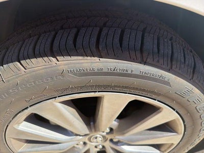 2015 Toyota Camry 4dr Sdn I4 Auto XLE (SE)