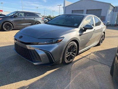 2025 Toyota Camry SE (SE)
