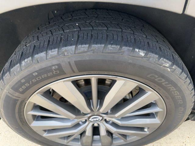 2022 Nissan Pathfinder SL 2WD