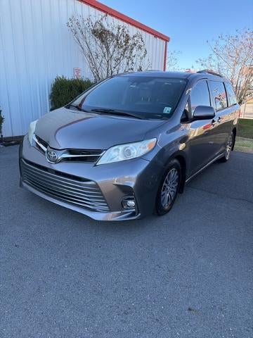 2018 Toyota Sienna XLE Premium FWD 8-Passenger (Natl)