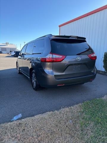 2018 Toyota Sienna XLE Premium FWD 8-Passenger (Natl)