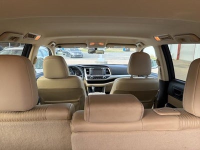 2016 Toyota Highlander FWD 4dr V6 LE Plus (SE)