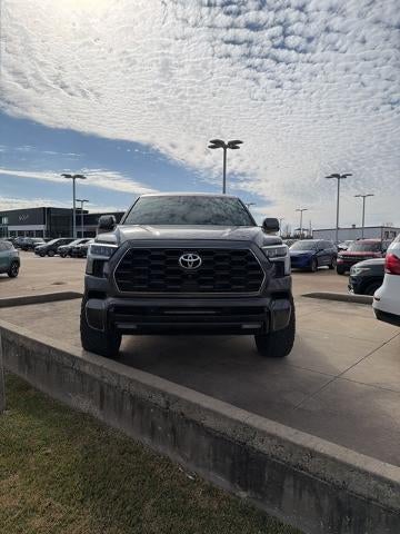 2023 Toyota Sequoia SR5 4WD (SE)