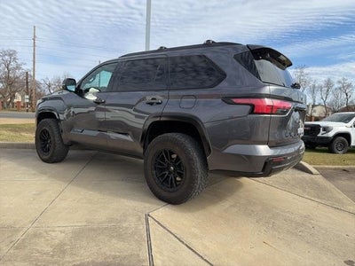 2023 Toyota Sequoia SR5 4WD (SE)