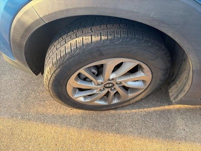 2016 Hyundai TUCSON FWD 4dr SE