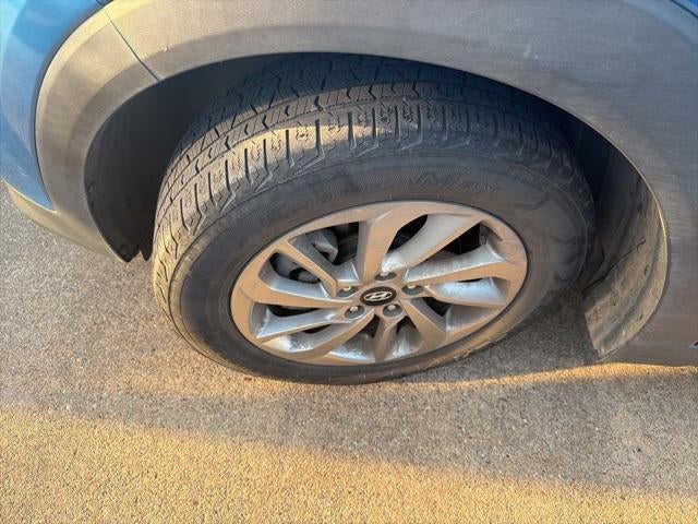 2016 Hyundai TUCSON FWD 4dr SE