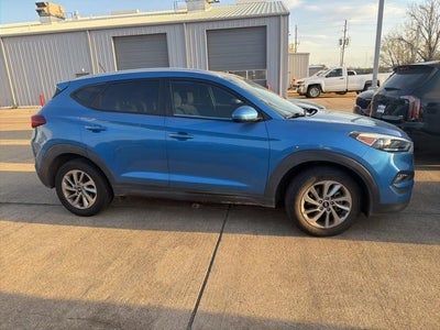 2016 Hyundai TUCSON FWD 4dr SE