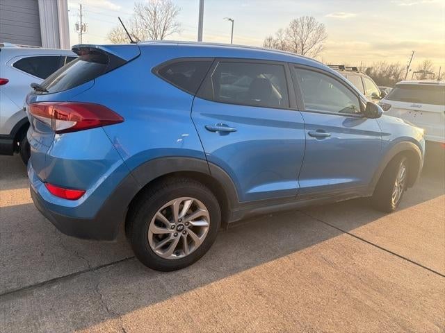 2016 Hyundai TUCSON FWD 4dr SE