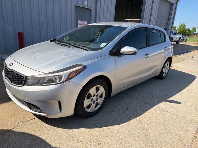 2017 Kia Forte5 LX Auto