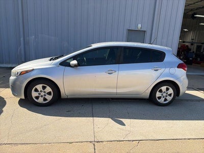 2017 Kia Forte5 LX Auto