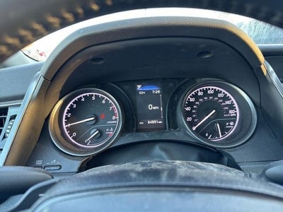 2023 Toyota Camry SE Auto (SE)