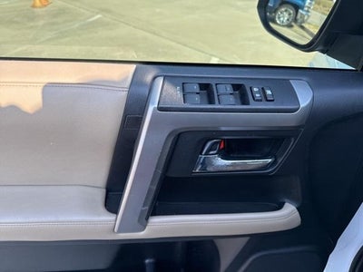 2015 Toyota 4Runner RWD 4dr V6 SR5 (Natl)