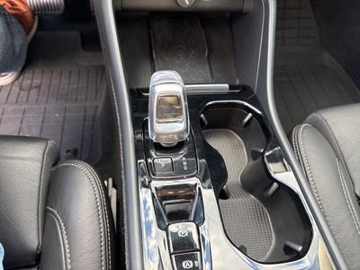 2023 Volvo XC40 B5 AWD Plus Bright Theme