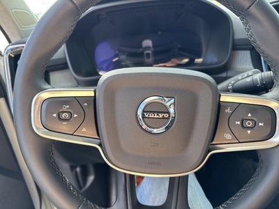 2023 Volvo XC40 B5 AWD Plus Bright Theme