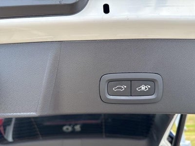 2023 Volvo XC40 B5 AWD Plus Bright Theme