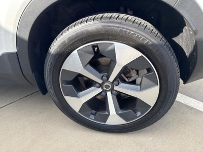 2023 Volvo XC40 B5 AWD Plus Bright Theme