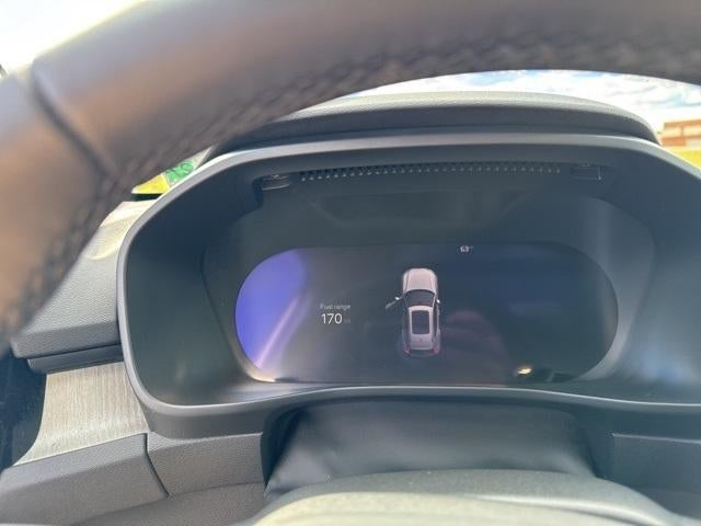 2023 Volvo XC40 B5 AWD Plus Bright Theme