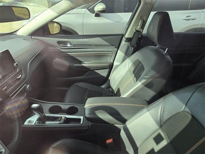 2022 Nissan Altima 2.5 SR Sedan