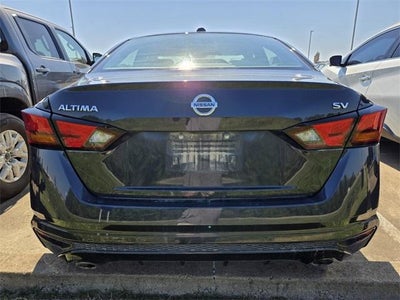 2022 Nissan Altima 2.5 SV Sedan