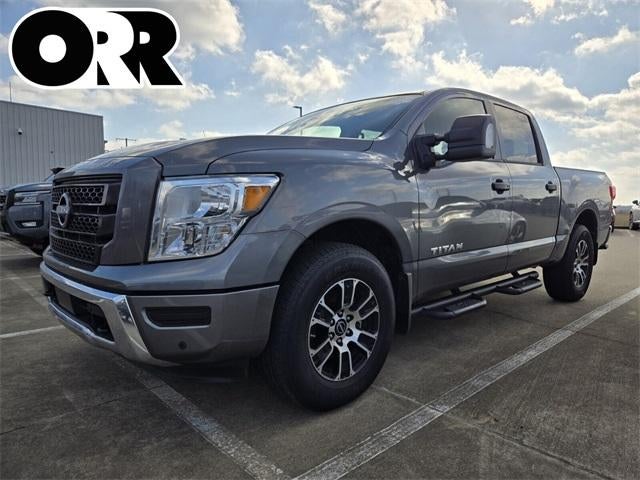 2024 Nissan Titan 4x4 Crew Cab SV