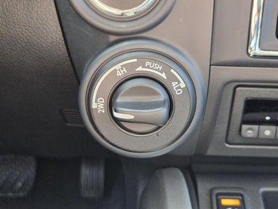 2024 Nissan Titan 4x4 Crew Cab SV