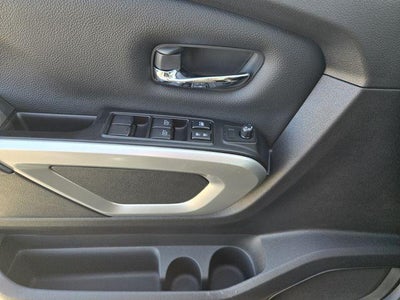 2024 Nissan Titan 4x4 Crew Cab SV