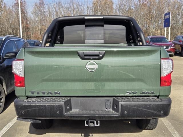 2024 Nissan Titan 4x4 Crew Cab SV