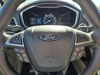 2017 Ford Fusion SE FWD