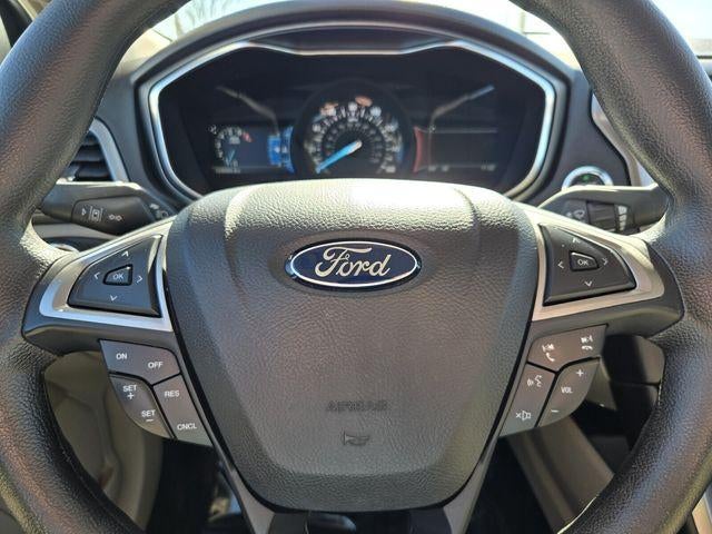 2017 Ford Fusion SE FWD