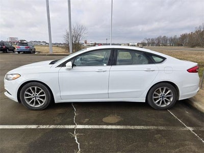 2017 Ford Fusion SE FWD