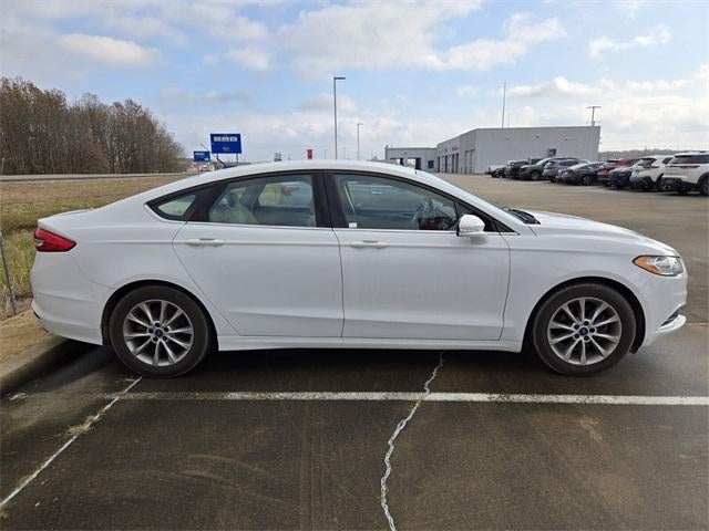 2017 Ford Fusion SE FWD