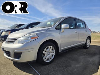 2011 Nissan Versa 5dr HB I4 Auto 1.8 S